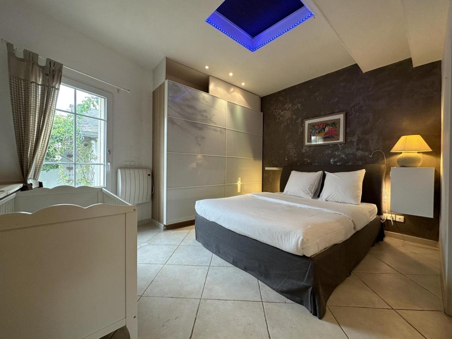 La Maison Des Lumieres Hotel Шартър Екстериор снимка