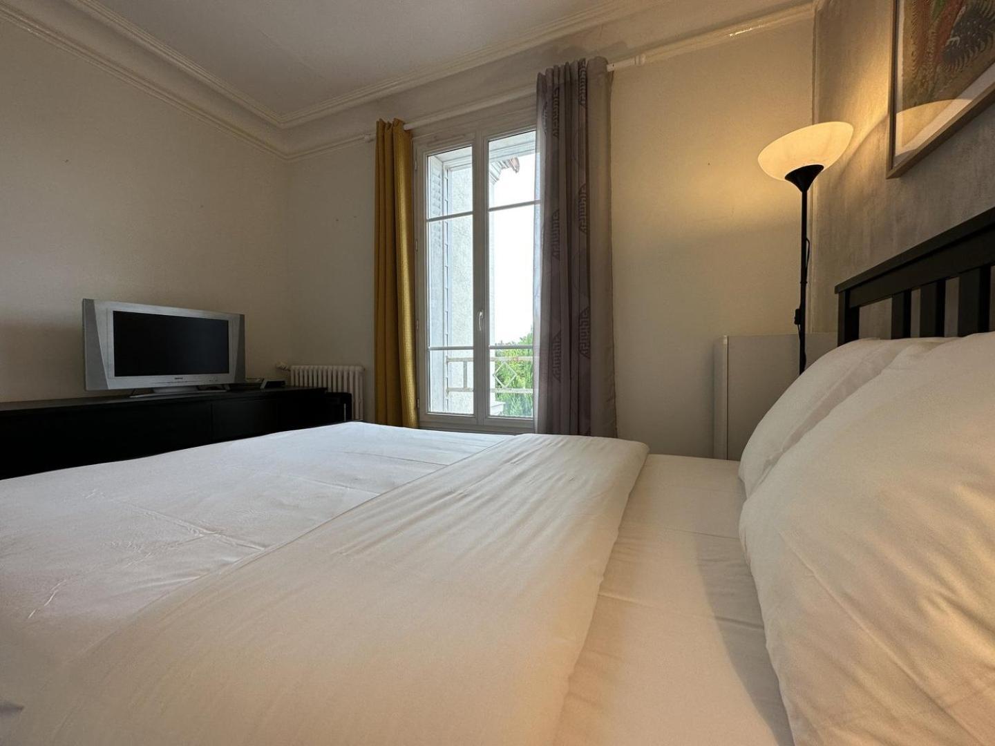 La Maison Des Lumieres Hotel Шартър Екстериор снимка
